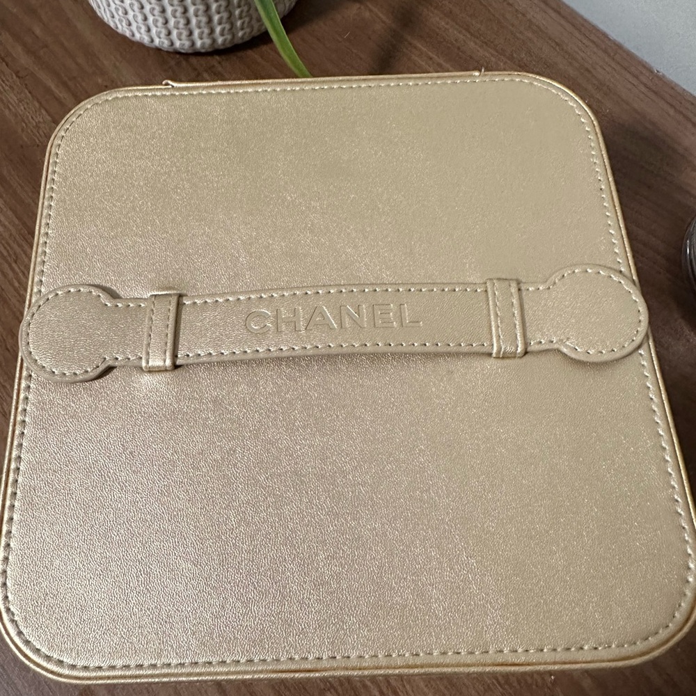 CHANEL Gold Make-Up Toiletry Vanity Bag Case w/Zipper